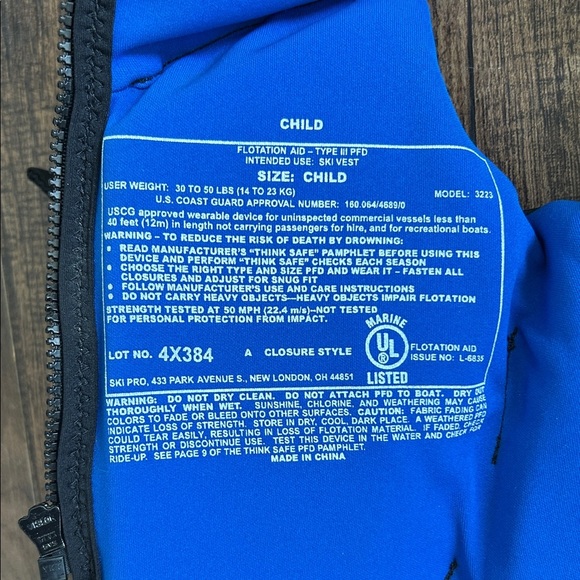 Blue and Black Kids Life Vest - Picture 4 of 4